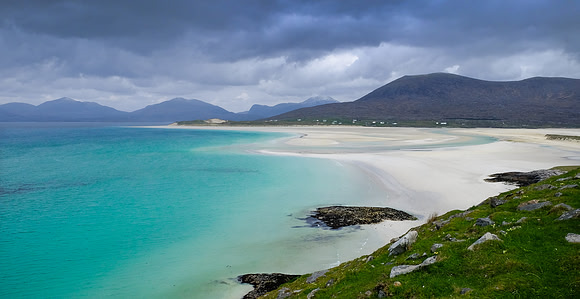 The beach at Luskentyre from the A859 at Seilebost, Harris.